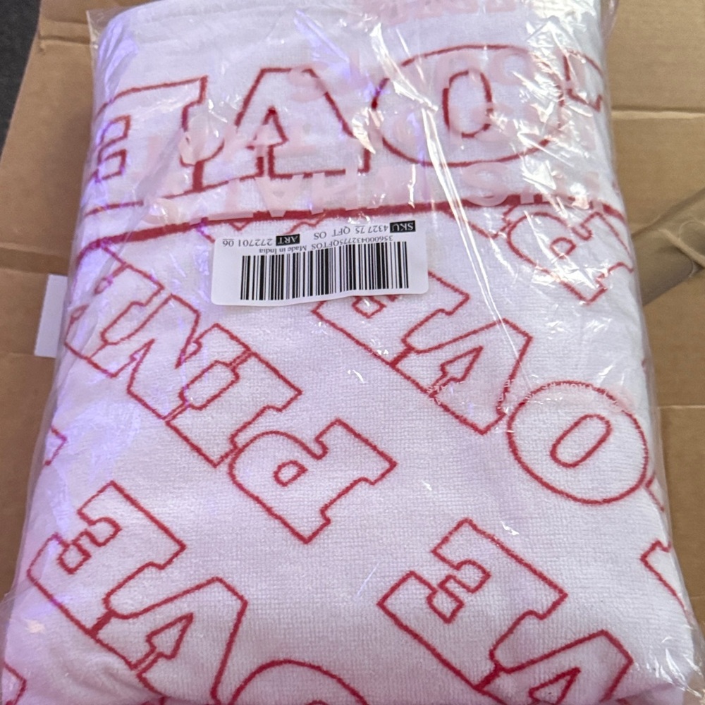 White and Red LOVE PINK Towel